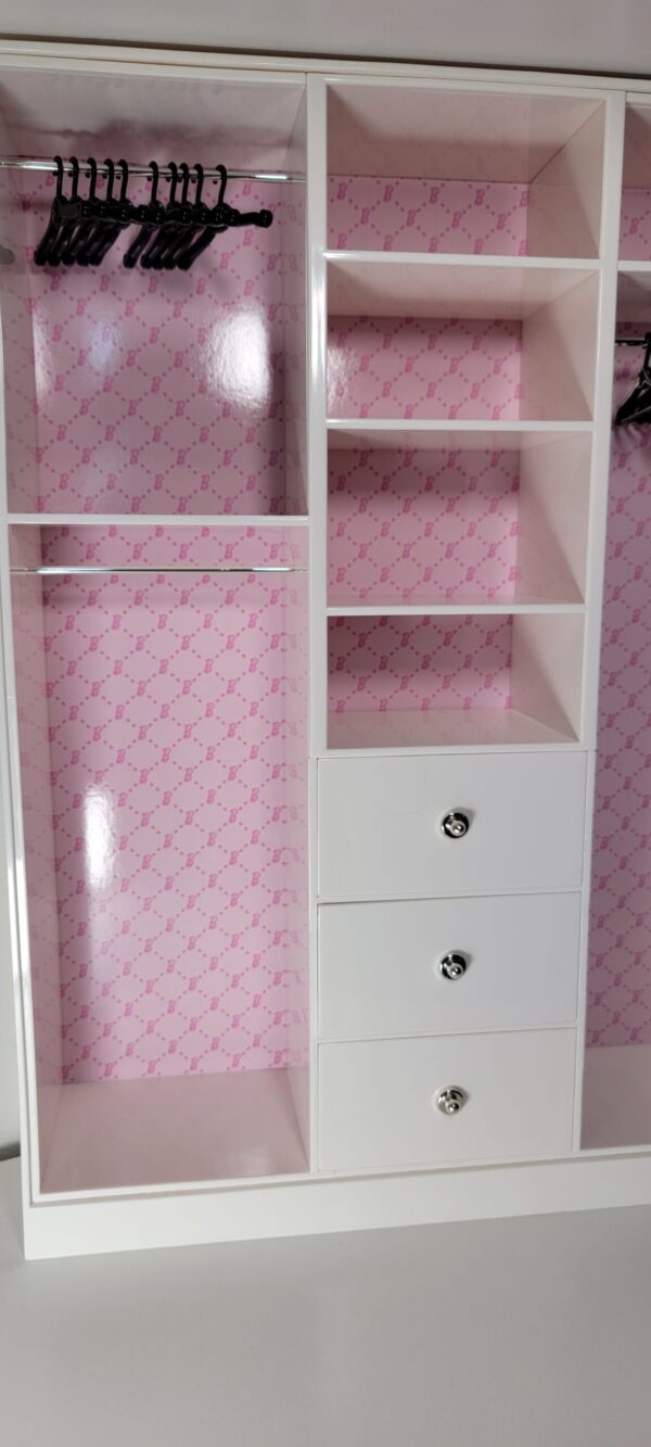 Barbie Pink Wardrobe